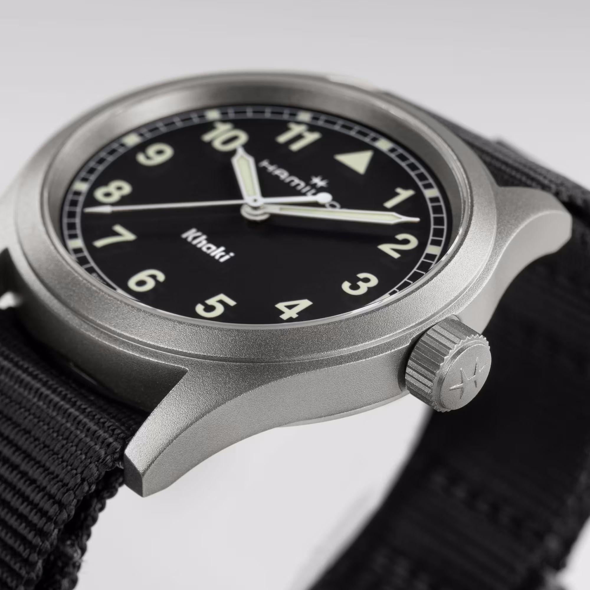 hamilton khaki field quartz 38 mm quadrante nero