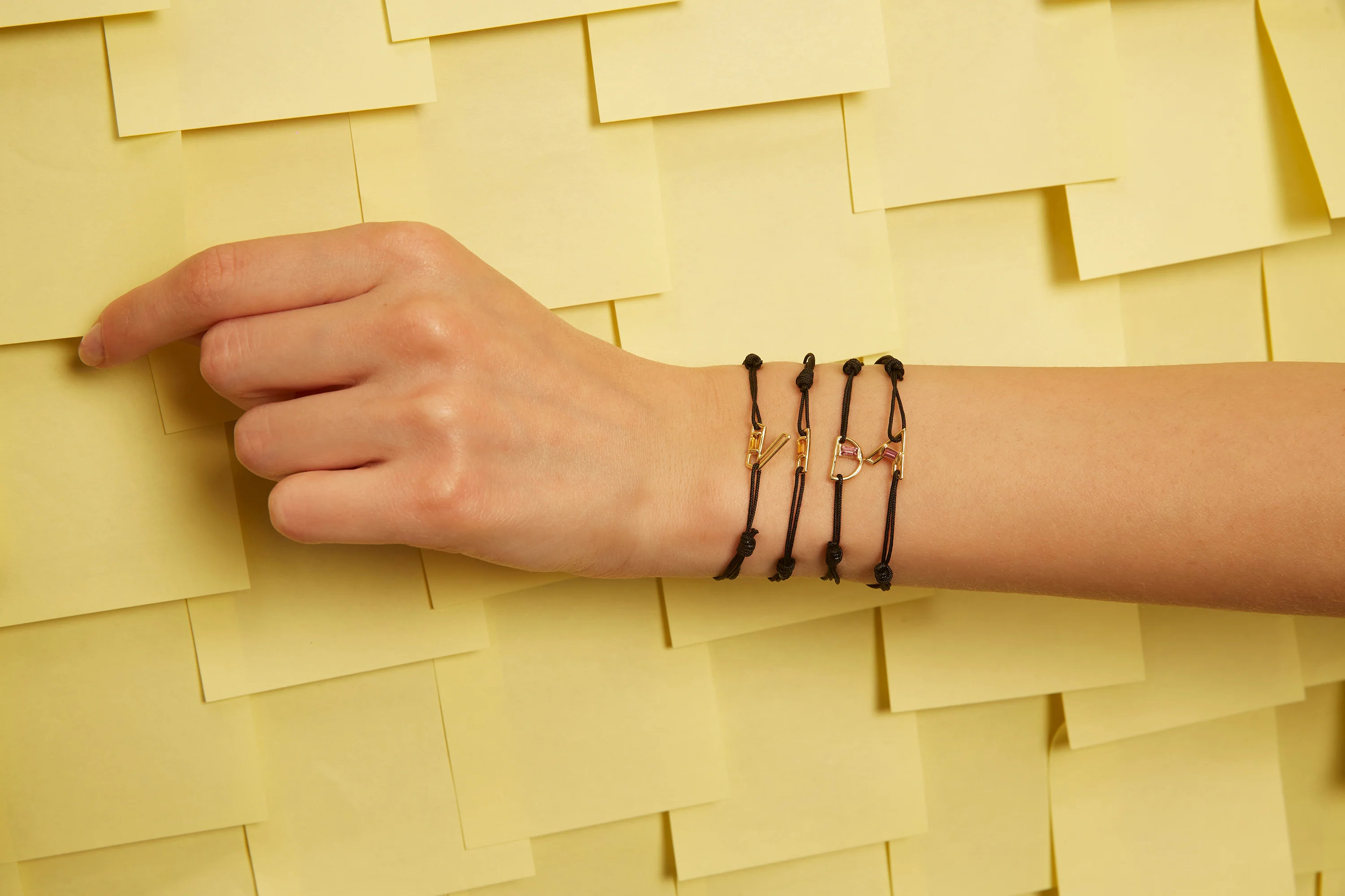 letra a tormalina bracciale cordino