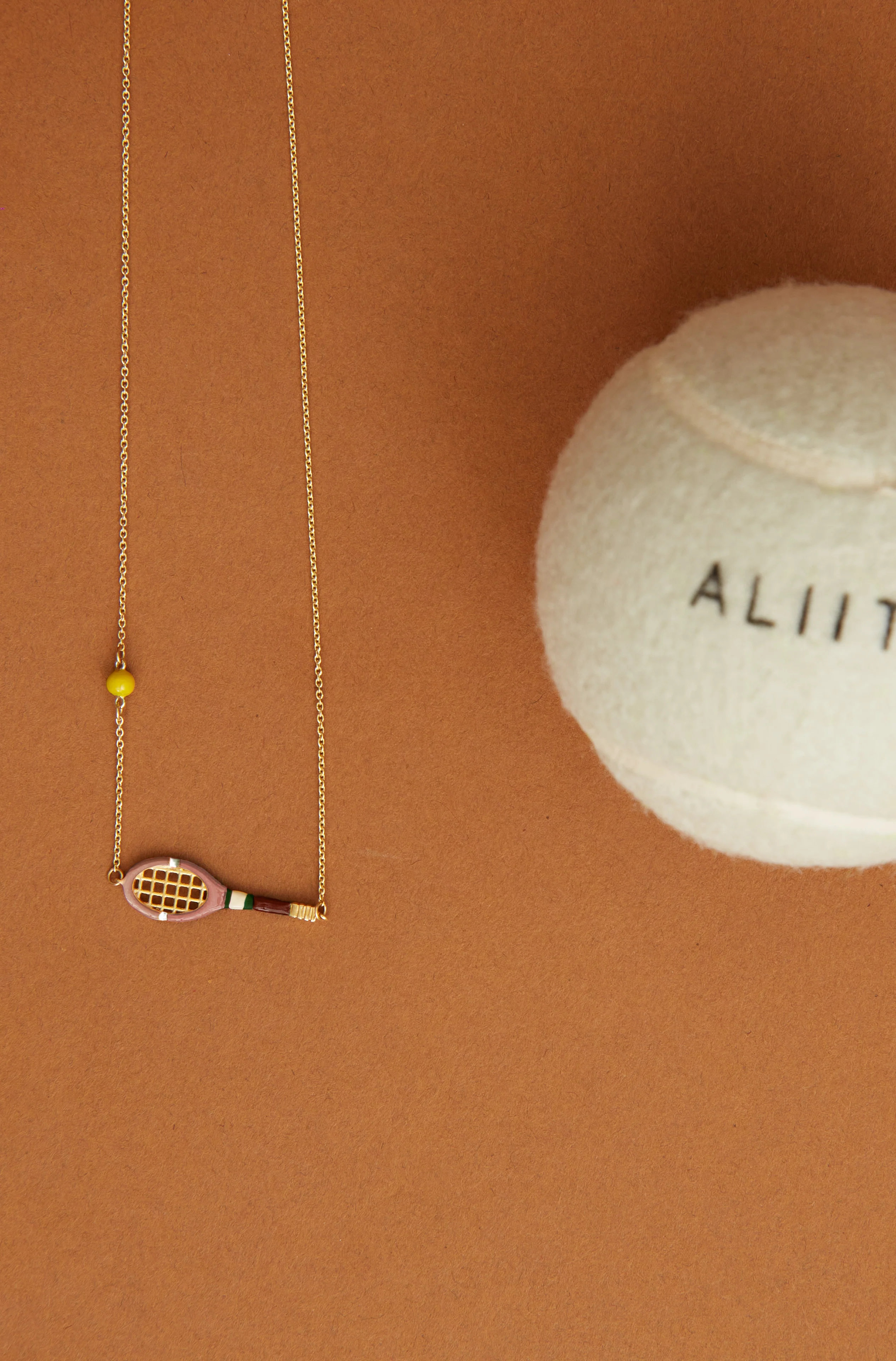 tennis pelotas smalto rosa collana