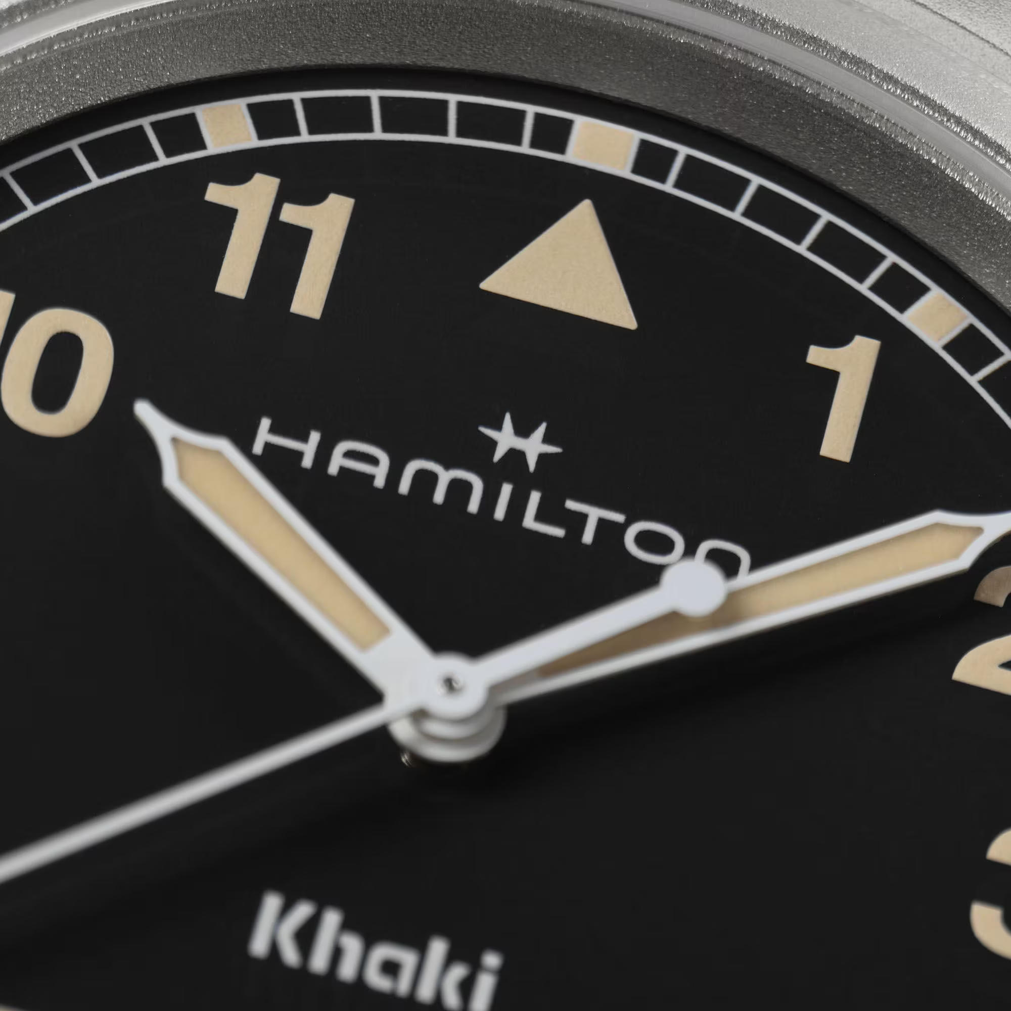 khaki field quartz 38mm