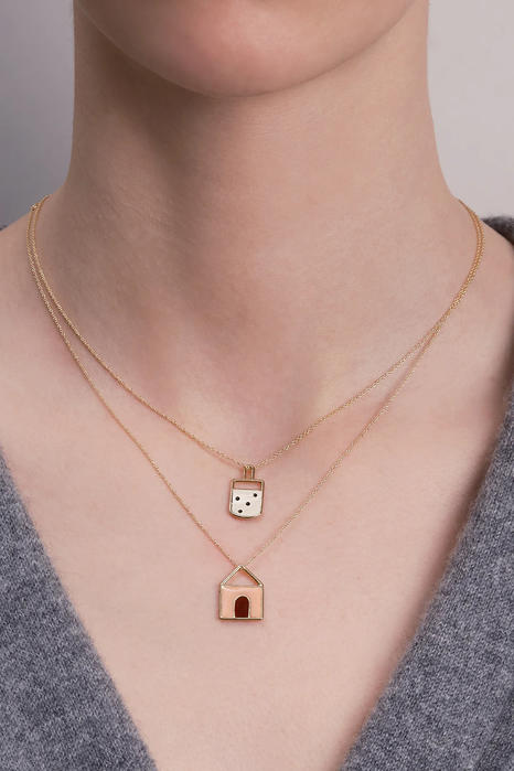 casita prisma rosa collana
